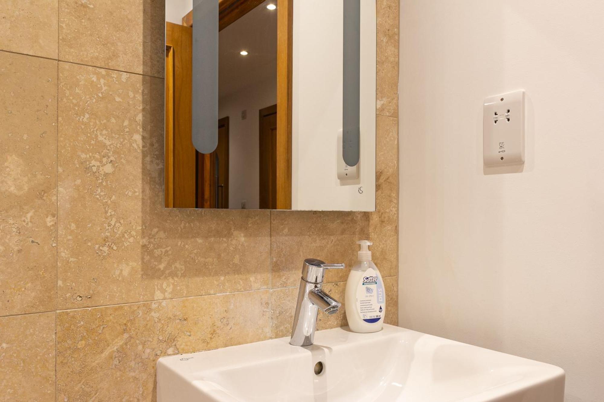Elegance At The Lanes-3bd