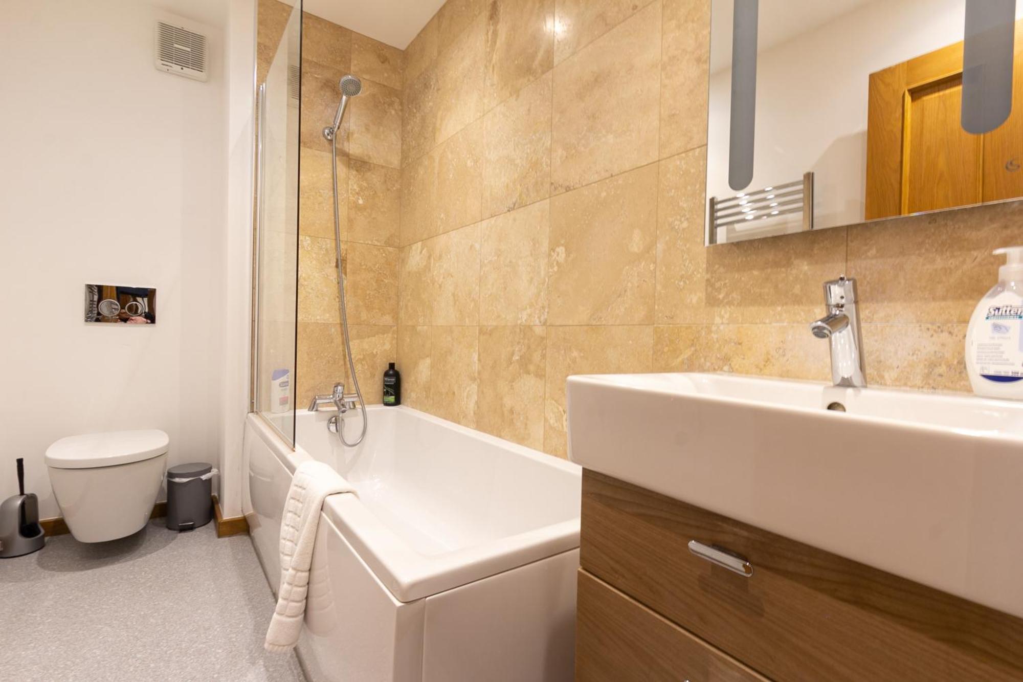 Elegance At The Lanes-3bd *
