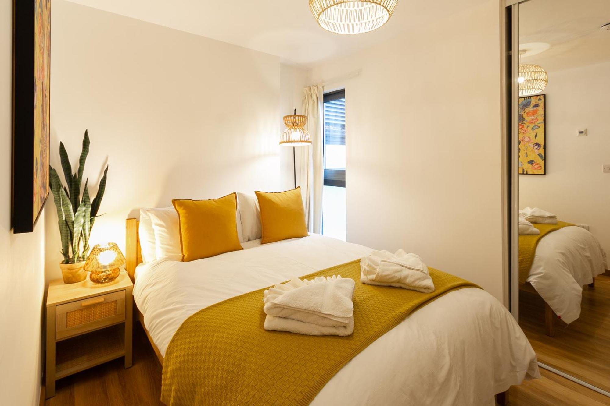 Apartment Elegance At The Lanes-3bd Brighton