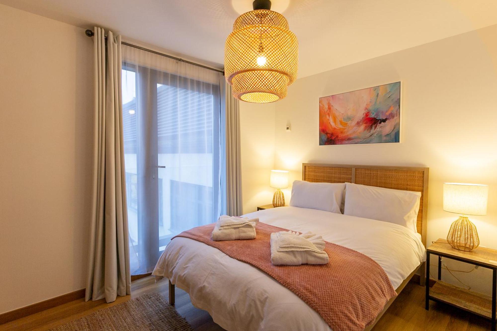 Elegance At The Lanes-3bd *