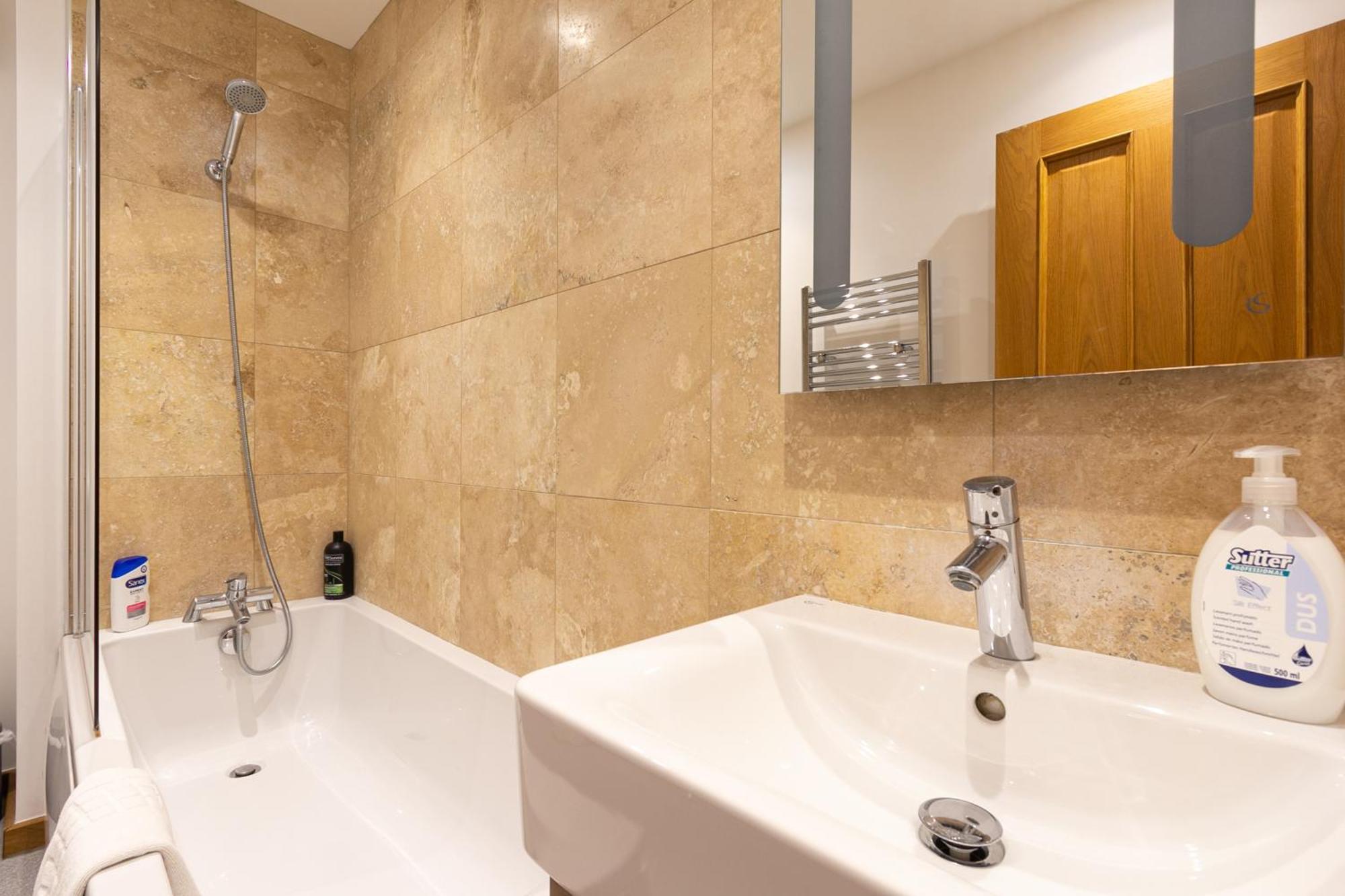 Elegance At The Lanes-3bd *